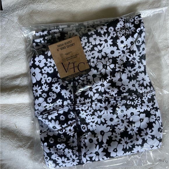 PINK Victoria's Secret Pants - NWT 6” Bike Shorts